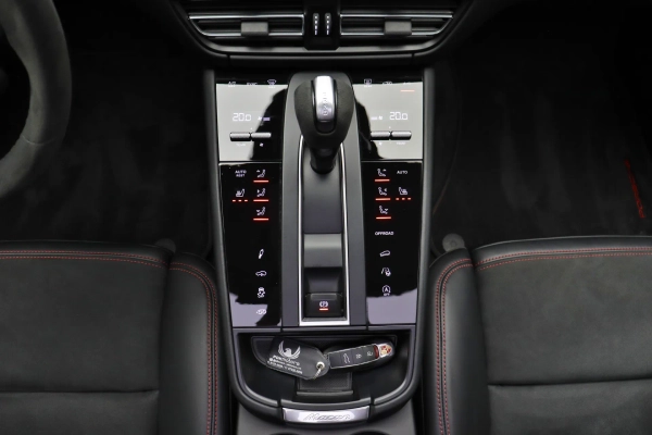 Foto do veiculo PORSCHE MACAN GTS