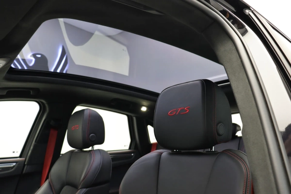 Foto do veiculo PORSCHE MACAN GTS