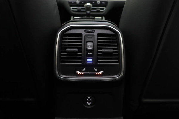 Foto do veiculo PORSCHE MACAN GTS