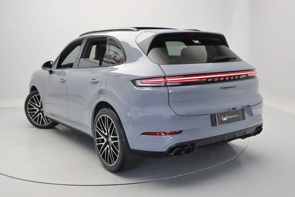 Foto do veiculo PORSCHE CAYENNE S