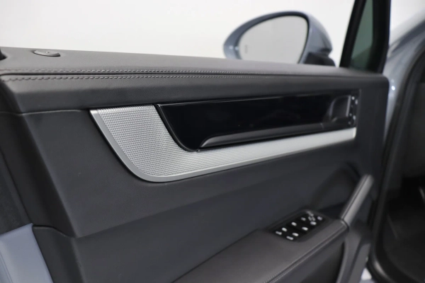 Foto do veiculo PORSCHE CAYENNE S