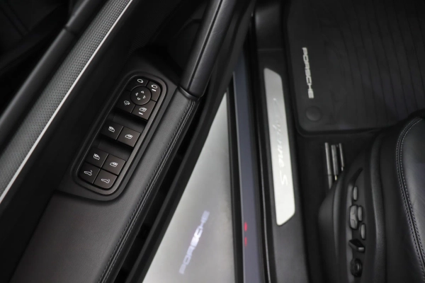 Foto do veiculo PORSCHE CAYENNE S