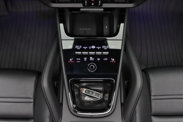 Foto do veiculo PORSCHE CAYENNE S