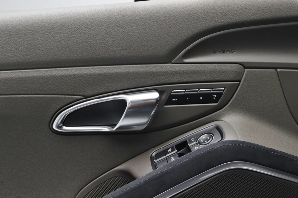 Foto do veiculo PORSCHE CAYMAN S