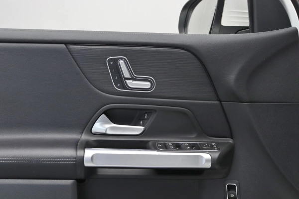 Foto do veiculo MERCEDES-BENZ GLB 200 PROGRESSIVE | 7 LUGARES