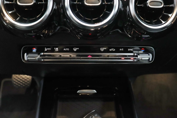 Foto do veiculo MERCEDES-BENZ GLB 200 PROGRESSIVE | 7 LUGARES