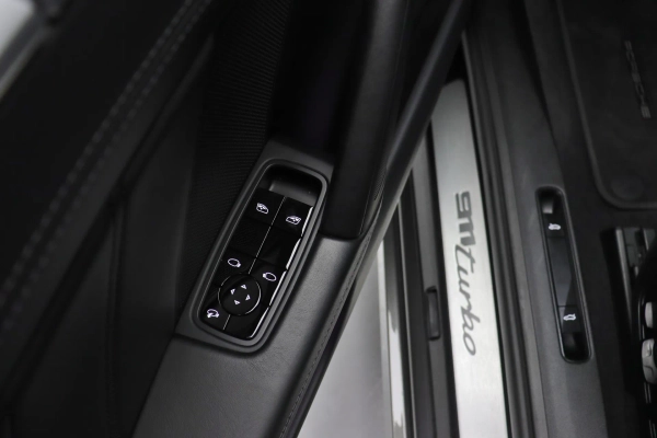 Foto do veiculo PORSCHE 911 TURBO