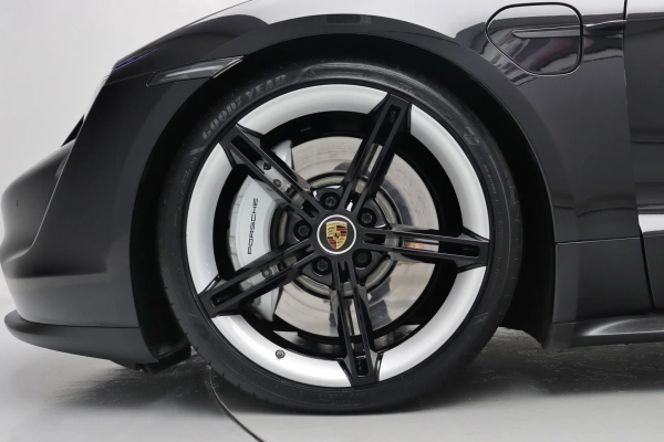Foto do veiculo PORSCHE TAYCAN 4S