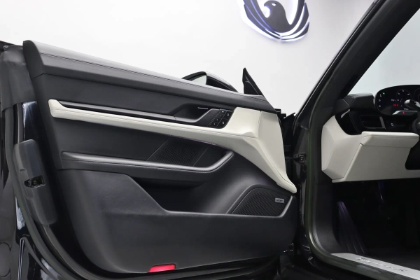 Foto do veiculo PORSCHE TAYCAN 4S