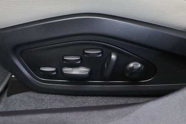 Foto do veiculo PORSCHE TAYCAN 4S