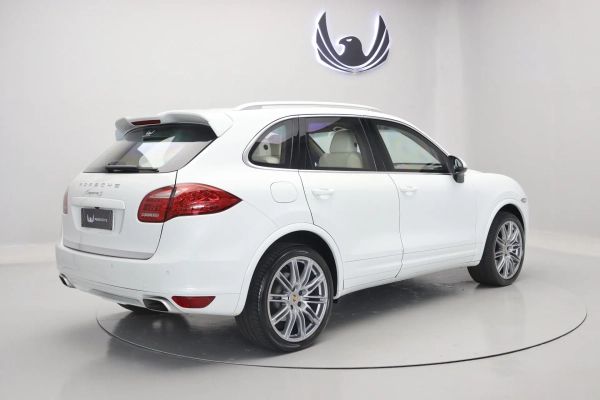 Foto do veiculo PORSCHE CAYENNE S