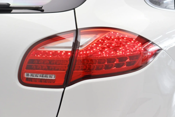 Foto do veiculo PORSCHE CAYENNE S