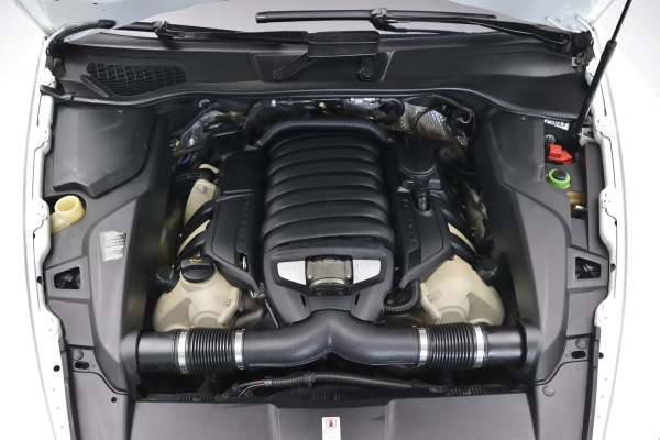 Foto do veiculo PORSCHE CAYENNE S