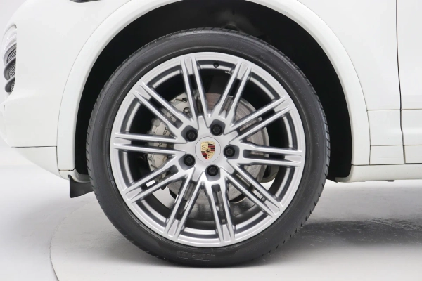 Foto do veiculo PORSCHE CAYENNE S