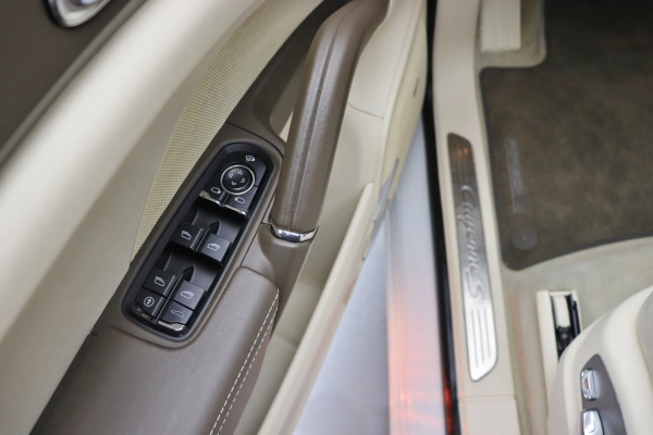 Foto do veiculo PORSCHE CAYENNE S