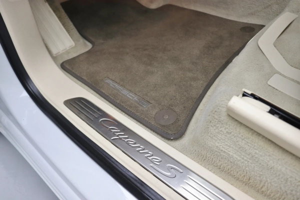 Foto do veiculo PORSCHE CAYENNE S