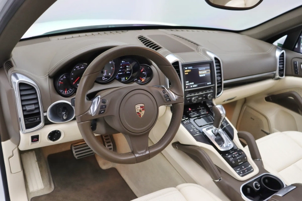 Foto do veiculo PORSCHE CAYENNE S