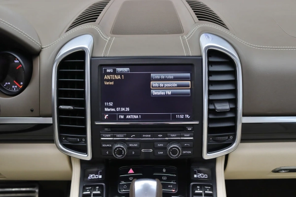 Foto do veiculo PORSCHE CAYENNE S