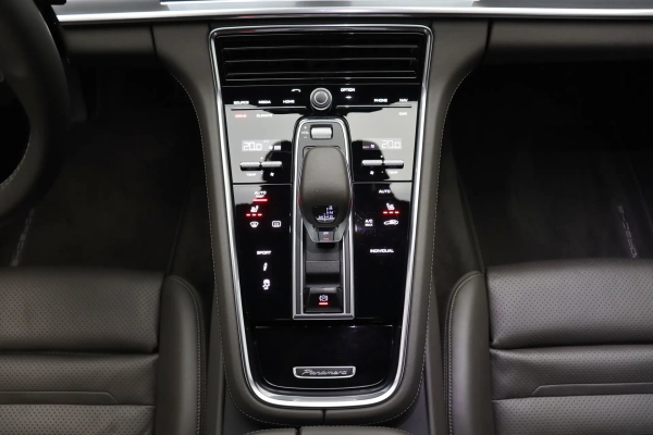 Foto do veiculo PORSCHE PANAMERA 4S