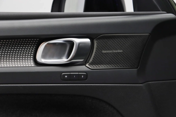 Foto do veiculo VOLVO XC40 P8 RECHARGE PURE ELECTRIC