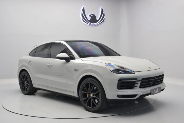 Foto do veiculo PORSCHE CAYENNE Coupé E-Hybrid Platinum Edition