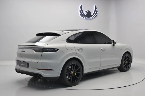 Foto do veiculo PORSCHE CAYENNE COUPé E-HYBRID PLATINUM EDITION