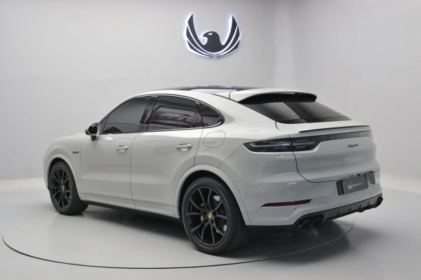 Foto do veiculo PORSCHE CAYENNE COUPé E-HYBRID PLATINUM EDITION