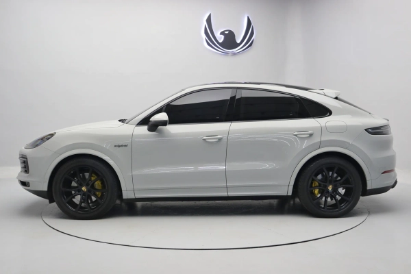 Foto do veiculo PORSCHE CAYENNE COUPé E-HYBRID PLATINUM EDITION