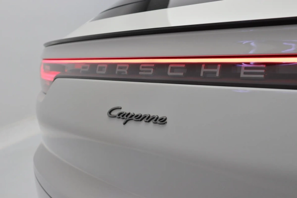 Foto do veiculo PORSCHE CAYENNE COUPé E-HYBRID PLATINUM EDITION