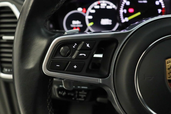 Foto do veiculo PORSCHE CAYENNE COUPé E-HYBRID PLATINUM EDITION