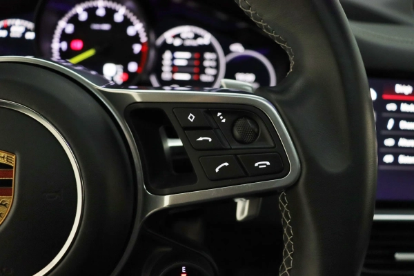 Foto do veiculo PORSCHE CAYENNE COUPé E-HYBRID PLATINUM EDITION