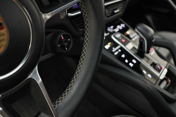 Foto do veiculo PORSCHE CAYENNE COUPé E-HYBRID PLATINUM EDITION