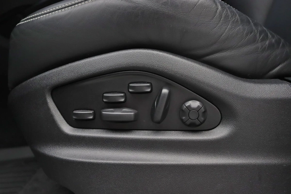 Foto do veiculo PORSCHE CAYENNE COUPé E-HYBRID PLATINUM EDITION