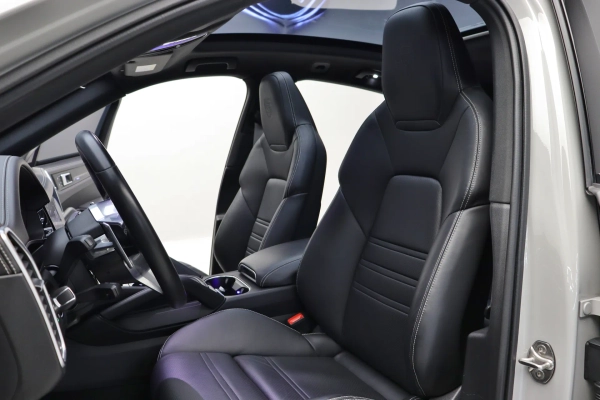 Foto do veiculo PORSCHE CAYENNE COUPé E-HYBRID PLATINUM EDITION