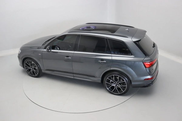 Foto do veiculo AUDI Q7 S-LINE | 7 LUGARES