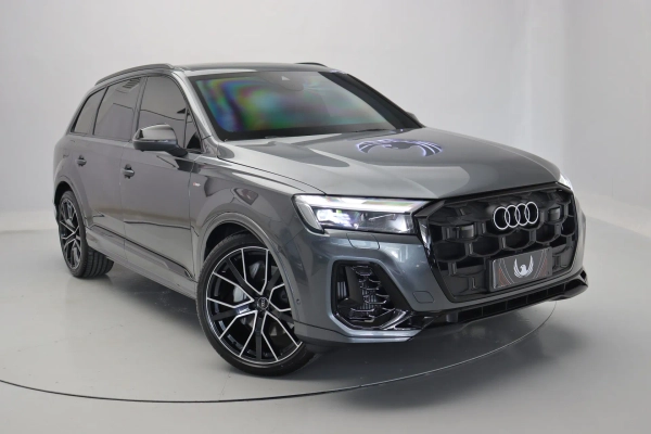 Foto do veiculo AUDI Q7 S-LINE | 7 LUGARES