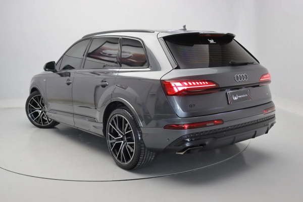 Foto do veiculo AUDI Q7 S-LINE | 7 LUGARES