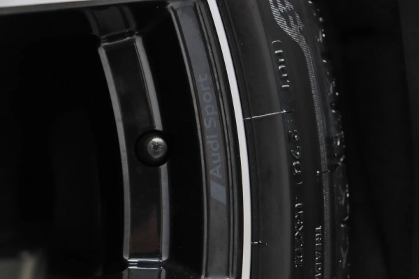 Foto do veiculo AUDI Q7 S-LINE | 7 LUGARES