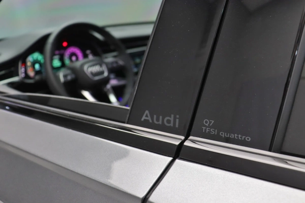 Foto do veiculo AUDI Q7 S-LINE | 7 LUGARES