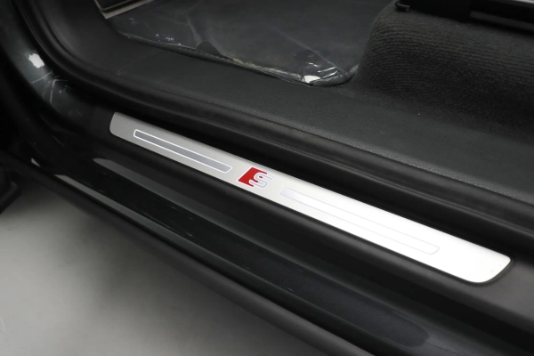 Foto do veiculo AUDI Q7 S-LINE | 7 LUGARES