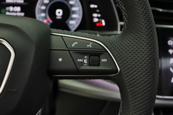 Foto do veiculo AUDI Q7 S-LINE | 7 LUGARES