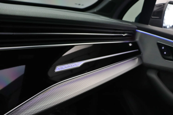 Foto do veiculo AUDI Q7 S-LINE | 7 LUGARES