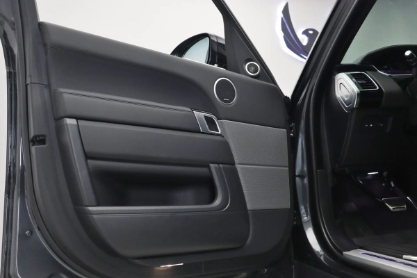 Foto do veiculo LAND ROVER RANGE ROVER SPORT P400E HSE PHEV