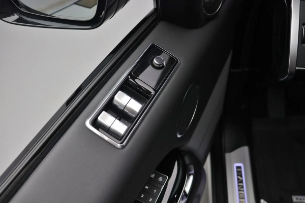 Foto do veiculo LAND ROVER RANGE ROVER SPORT P400E HSE PHEV