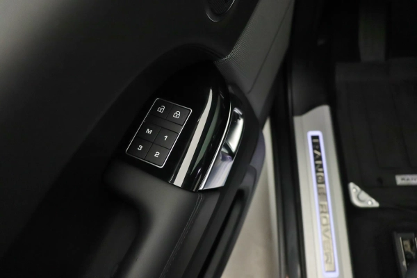 Foto do veiculo LAND ROVER RANGE ROVER SPORT P400E HSE PHEV