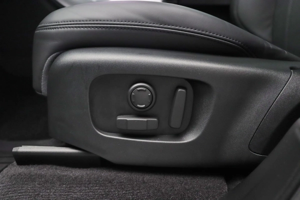 Foto do veiculo LAND ROVER RANGE ROVER SPORT P400E HSE PHEV