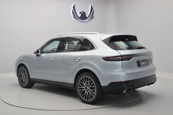 Foto do veiculo PORSCHE CAYENNE E-HYBRID