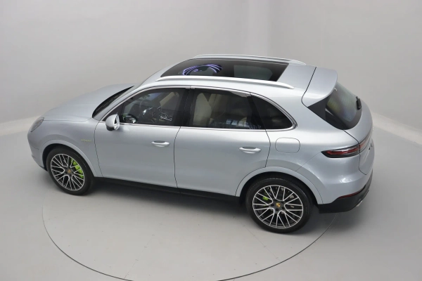 Foto do veiculo PORSCHE CAYENNE E-HYBRID