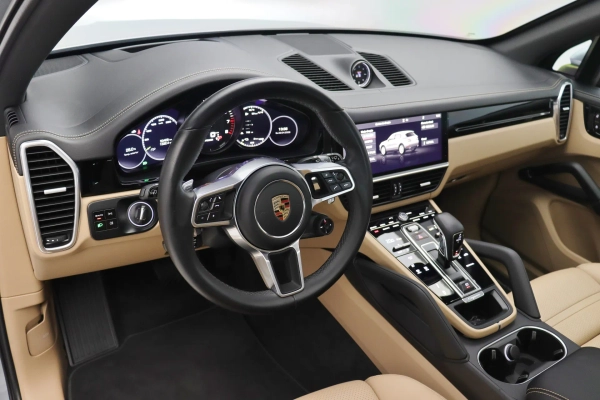 Foto do veiculo PORSCHE CAYENNE E-HYBRID