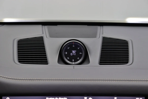 Foto do veiculo PORSCHE CAYENNE E-HYBRID